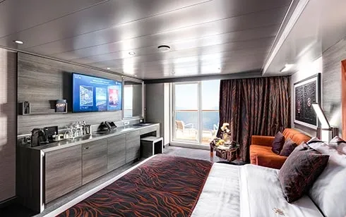 YACHT CLUB DELUXE SUITE