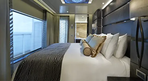 Deluxe Owner's Suite with Large Balcony