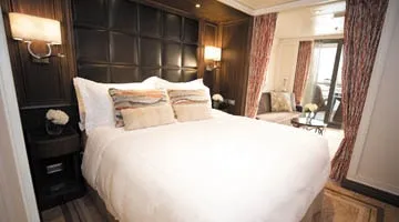 Deluxe Veranda Suite