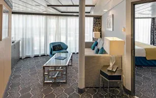 AquaTheater Suite with Balcony