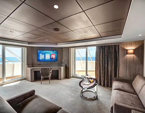 YACHT CLUB ROYAL SUITE