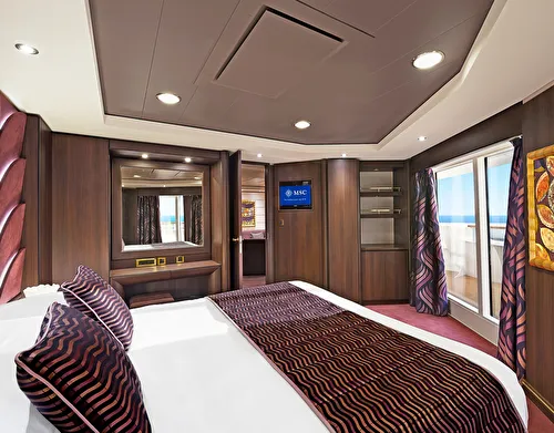 PREMIUM SUITE AUREA WITH SEALED WINDOW