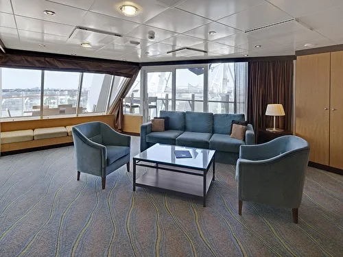 Spacious AquaTheater Suite - 1 Bedroom
