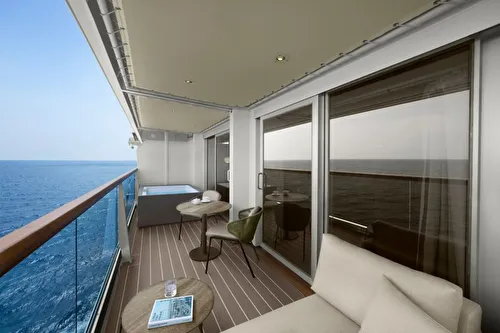 Cove Residence with Whirpool