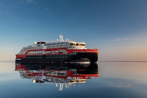Breaking News – Hurtigruten to sail from the UK in September 2020